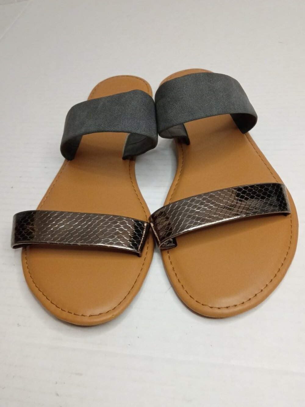 West Loop Gray Metallic Snakeskin Slide Sandals Women's Size L 9/10